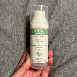 REN Evercalm gentle cleansing milk